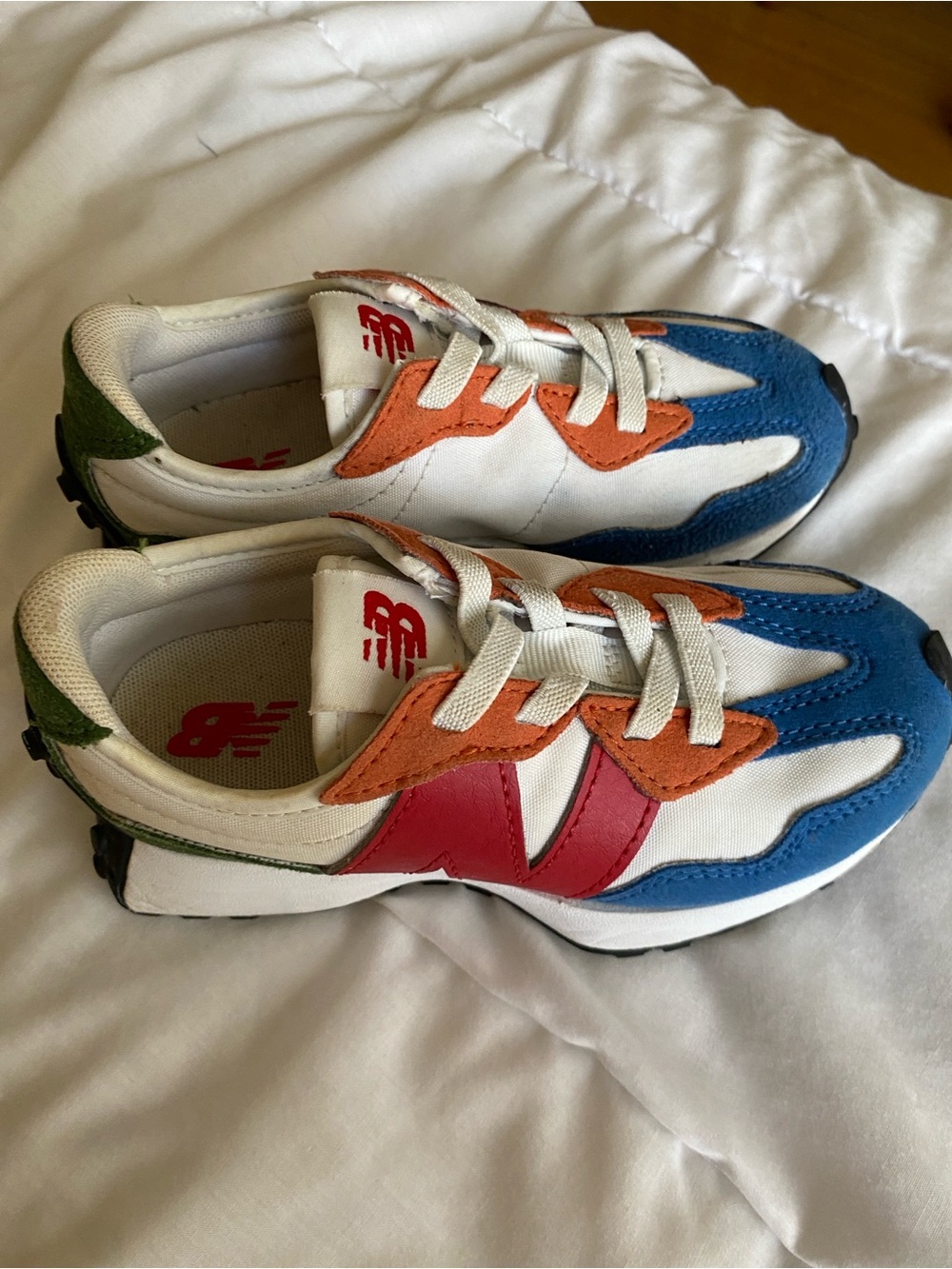 New Balance 327 sneakers